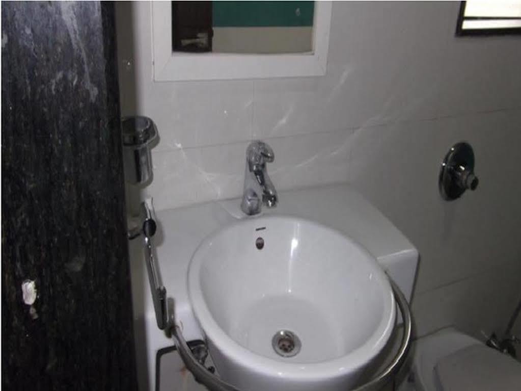 Oyo 24197 Saptaruchi Otel Pimpri-Chinchwad Dış mekan fotoğraf