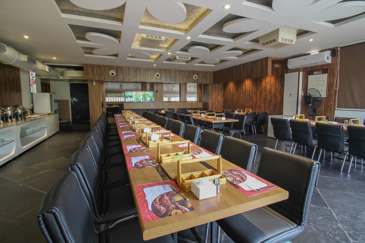 Oyo 24197 Saptaruchi Otel Pimpri-Chinchwad Dış mekan fotoğraf