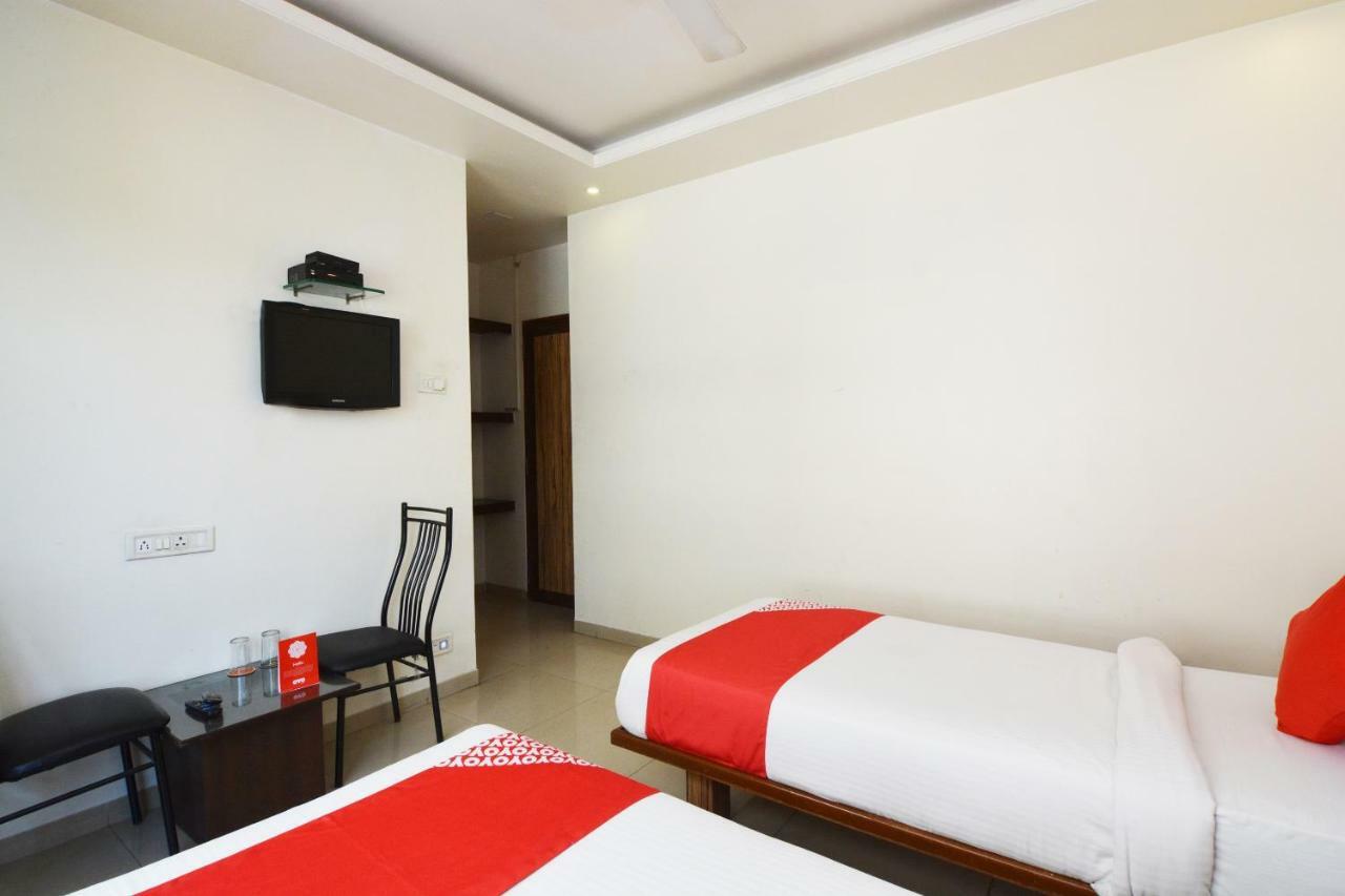 Oyo 24197 Saptaruchi Otel Pimpri-Chinchwad Dış mekan fotoğraf