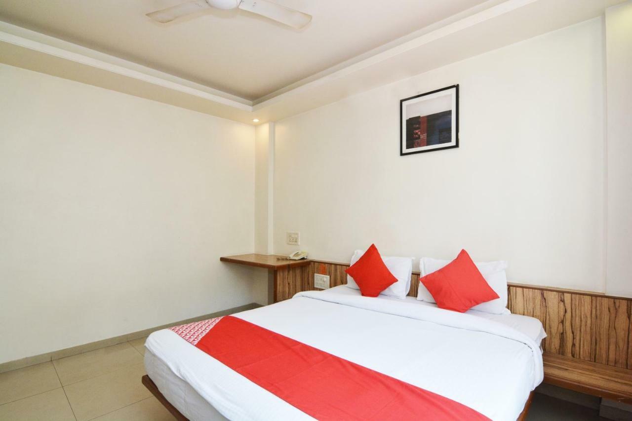 Oyo 24197 Saptaruchi Otel Pimpri-Chinchwad Dış mekan fotoğraf