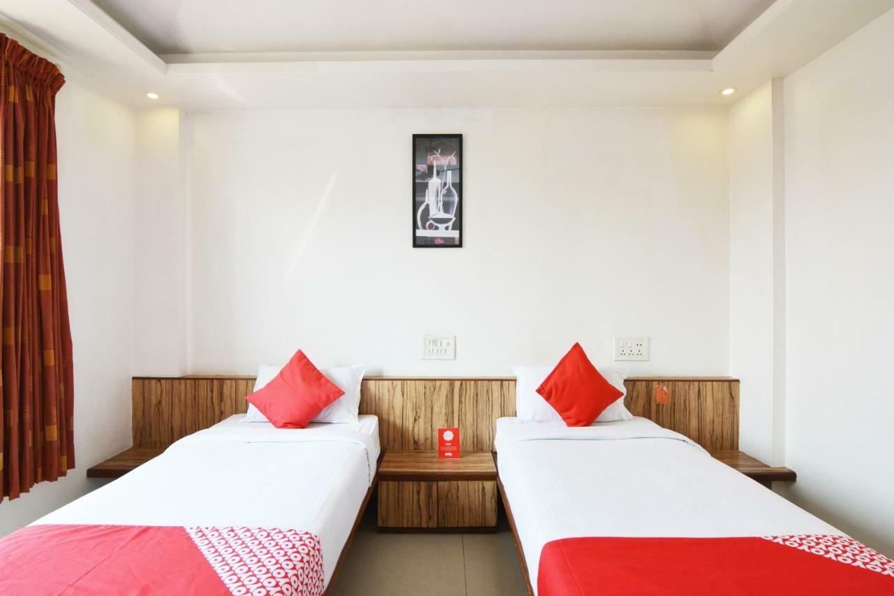 Oyo 24197 Saptaruchi Otel Pimpri-Chinchwad Dış mekan fotoğraf