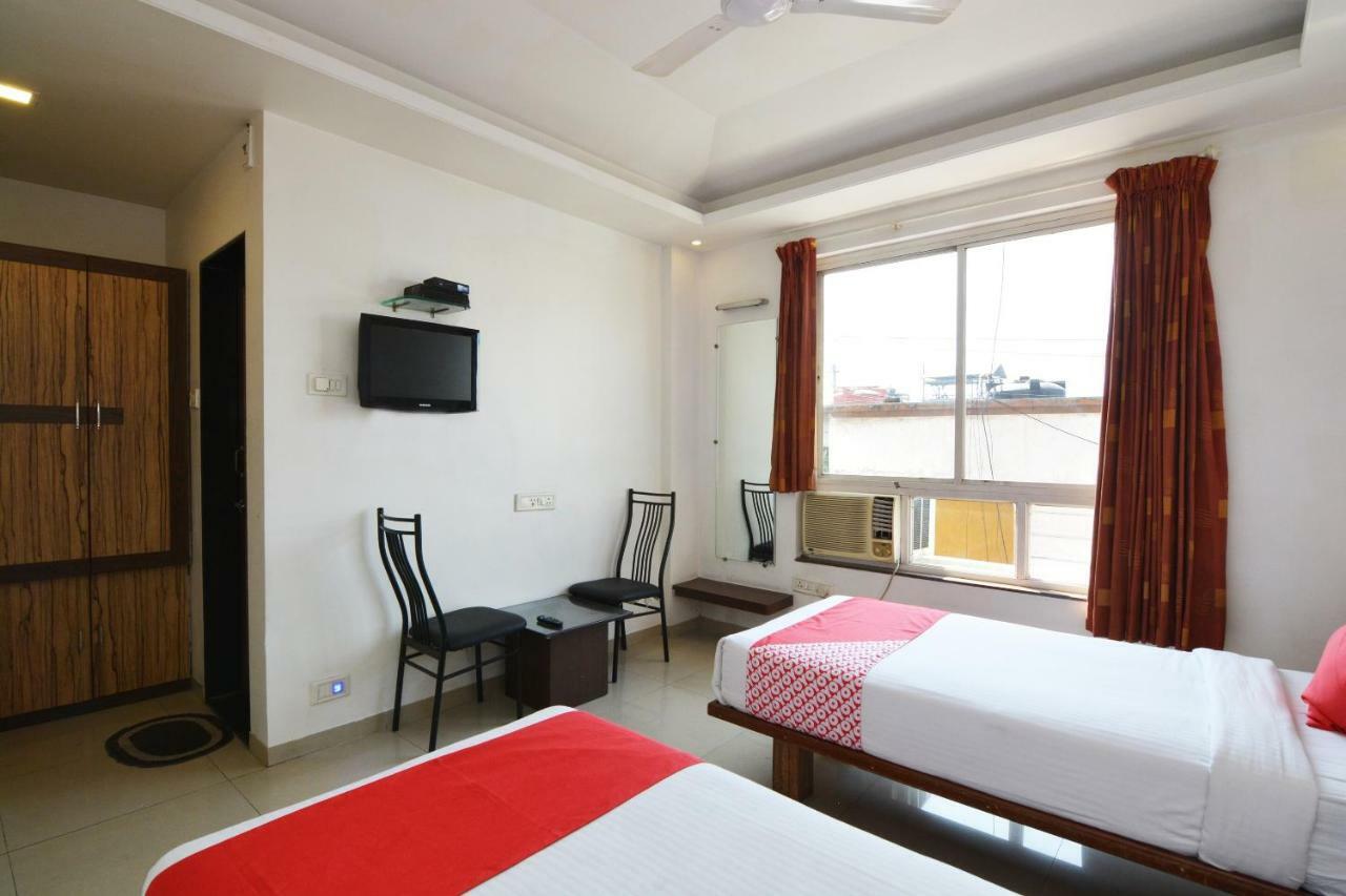 Oyo 24197 Saptaruchi Otel Pimpri-Chinchwad Dış mekan fotoğraf