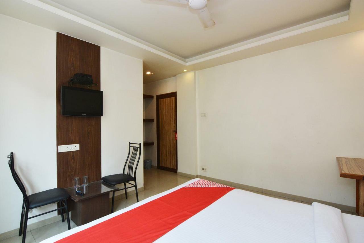 Oyo 24197 Saptaruchi Otel Pimpri-Chinchwad Dış mekan fotoğraf